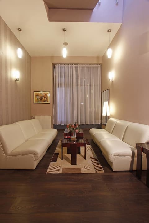 Hotel Centar, Lobby sitting area