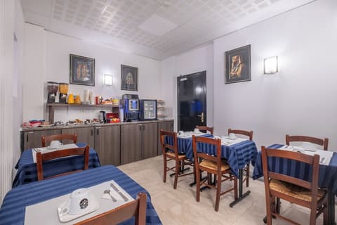 Hôtel Luxor, Breakfast area