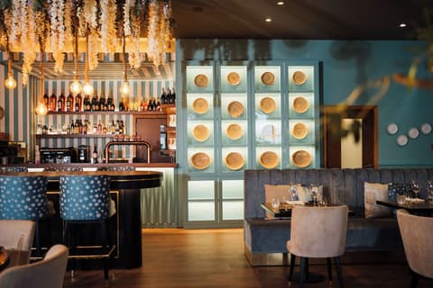 Wine & Books by the Sea, Algarve Resort, Restaurant