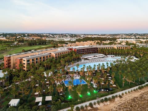 Wine & Books by the Sea, Algarve Resort, Reception