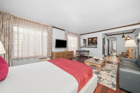 Lincoln Arms Suites, Room