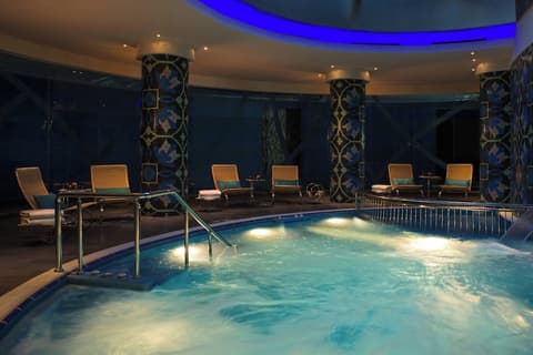 Renaissance Izmir Hotel, Pool