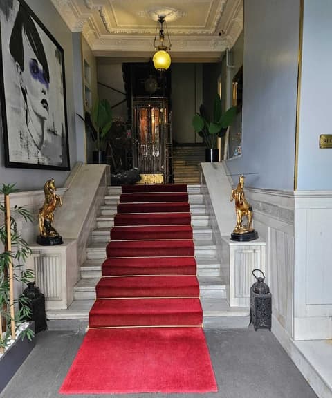 Lina Hotel Taksim Pera, Interior entrance