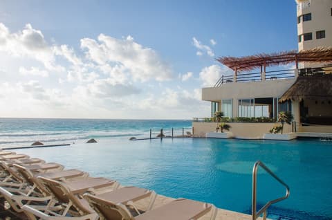 Bsea Cancun Plaza Hotel, Outdoor pool