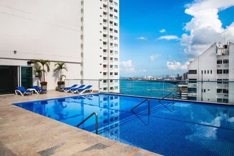 Hampton By Hilton Cartagena, Pool