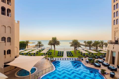 Bahi Ajman Palace Hotel, Outdoor pool