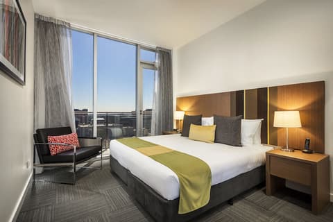 Quest on Franklin, Room