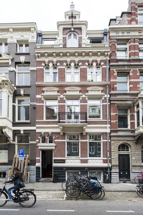 The Amsterdam Canal Hotel, Front of property