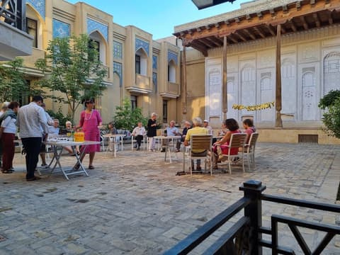 Omar Khayyam, Terrace/patio