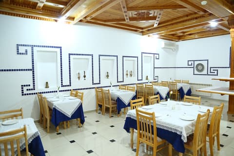 Malika Prime, Restaurant