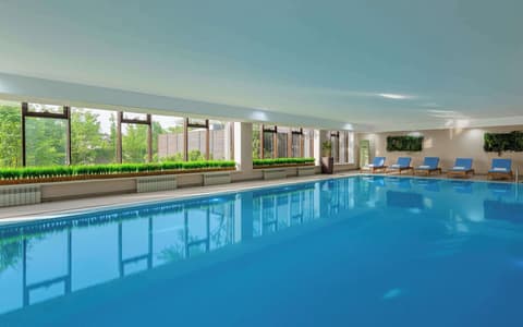 DoubleTree by Hilton Shymkent, Pool