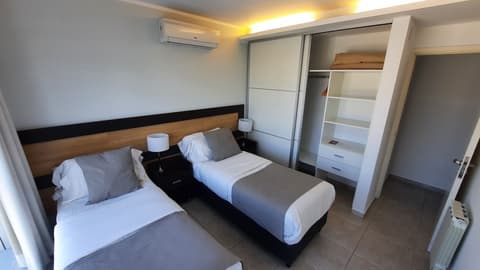 Amérian Carlos Paz, Room