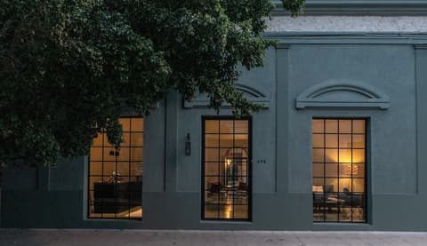 Antelar Casa Destino, Front of property