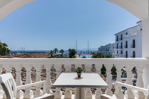 Phi Hotel Sighientu, Terrace/patio