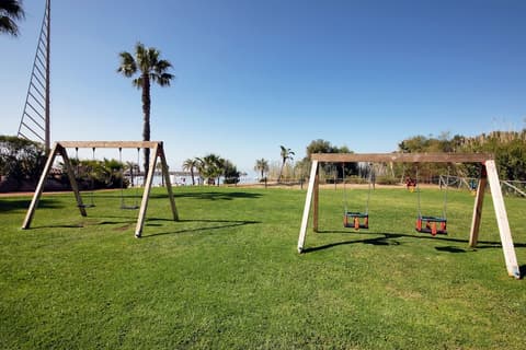 Phi Hotel Sighientu, Game room