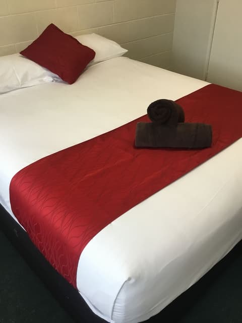 Ulster Apartments, Room