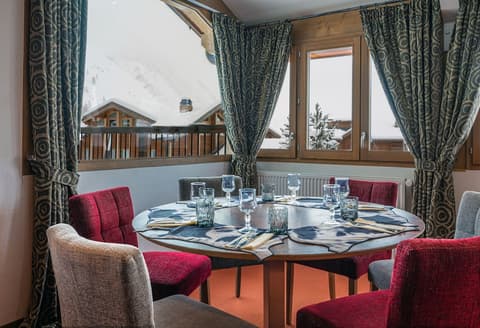 Hôtel L’Aiguille Percée, Restaurant