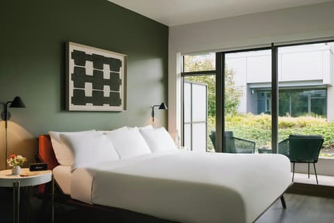 Sonder by Marriott Bonvoy Revival Apartments English Bay, Room