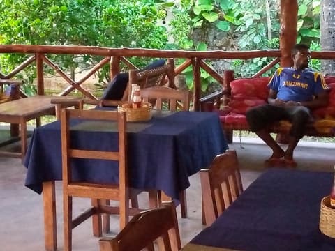 Kivulini Garden Lodge, In-room dining