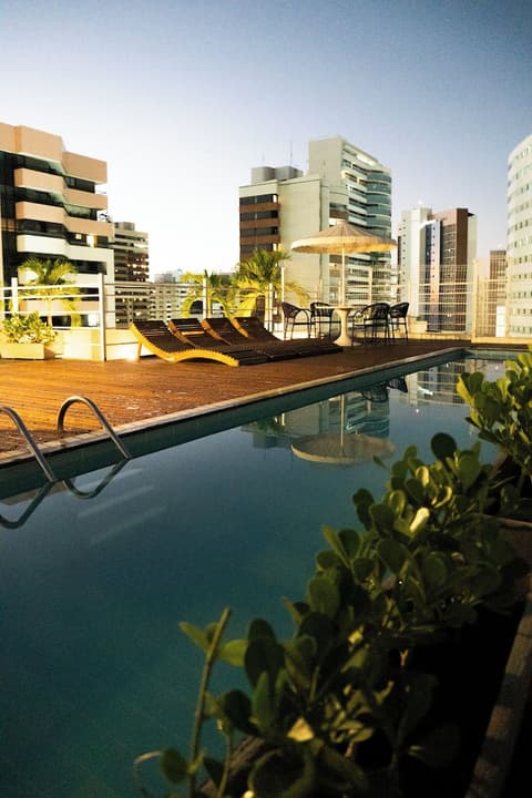 D8 Hotel Express, Pool