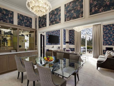 Fairmont Windsor Park, Room