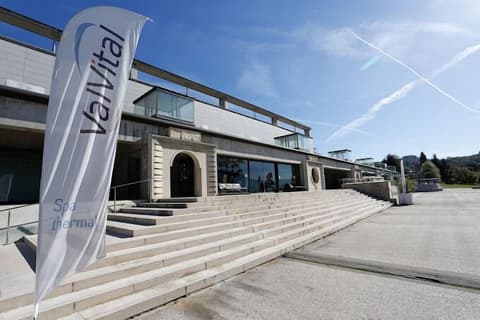 Initial by balladins, hôtel Broisin, Hot springs