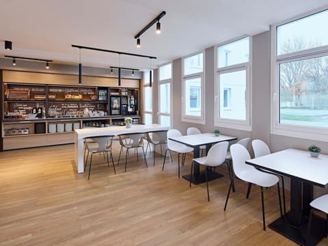 B&B Hotel Köln-Airport, Bar (on property)