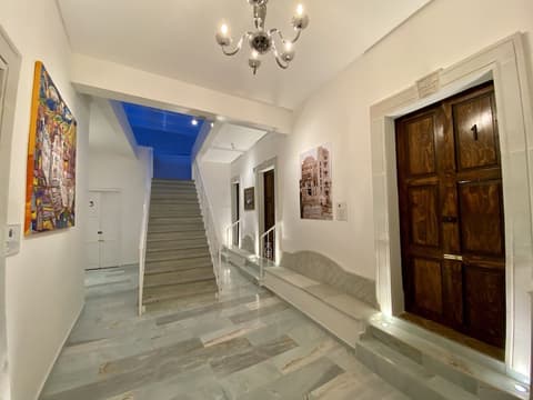 Hotel Universidad, Reception