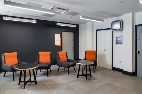 easyHotel Cardiff, Reception