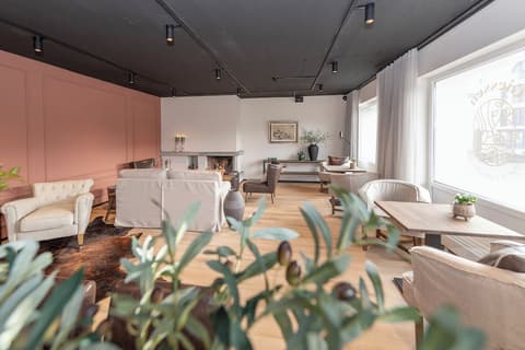 Giessen Hotel & Coffeehouse, Lobby sitting area