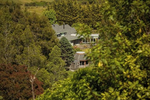 Woodland Glen Lodge, Exterior