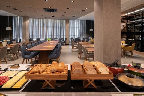 SLAVIERO Chapecó - Pet Friendly - Próximo a EFAPI, Breakfast area