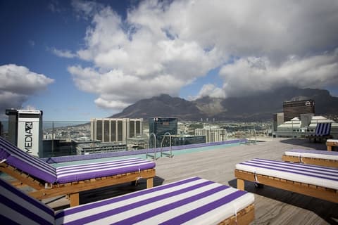Hotel Sky Cape Town, Outdoor pool