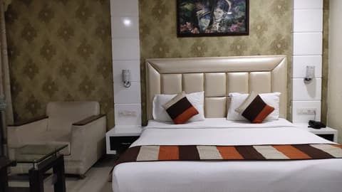 Hotel City Square by KeyMagics, Room