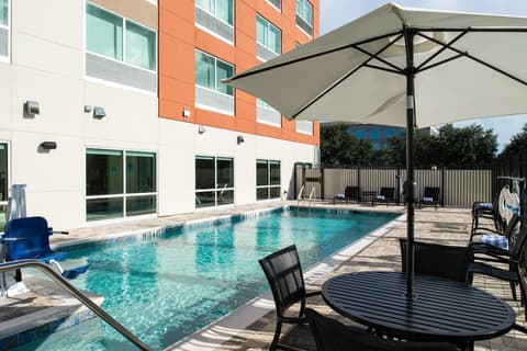 Holiday Inn Express Orlando – South Park by IHG, Pool