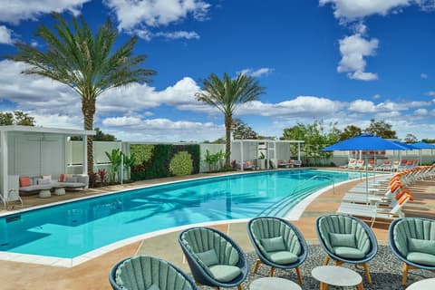 Walt Disney World Swan Reserve, Pool