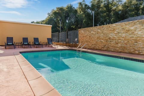 Fairfield Inn & Suites Oakhurst Yosemite, Pool