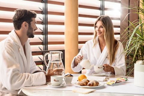 Motel Hotel Piranha, Breakfast meal