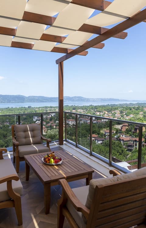 Cabir Deluxe Hotel, Terrace/patio