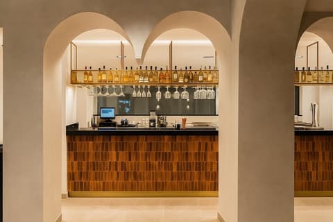 Arena Castillo, Restaurant