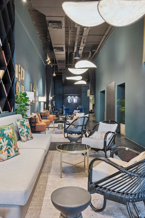 Skylark, Aluma Hotel & Resort, Lobby sitting area