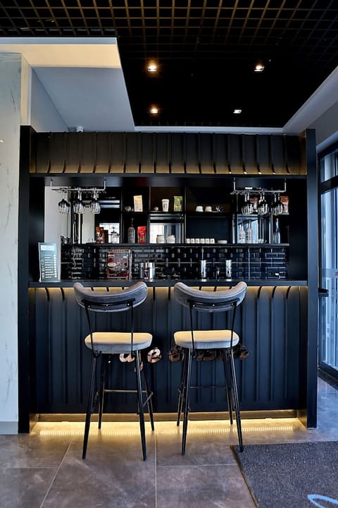 Fly And Stay Airport Hotel, Reception