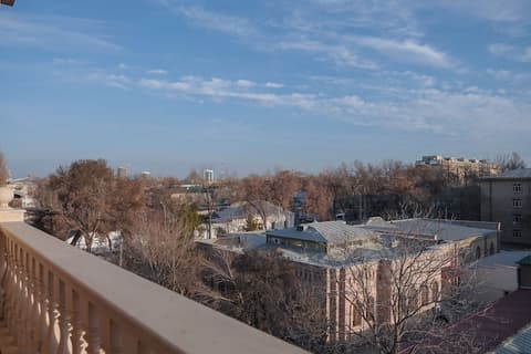 Level Hotel, Exterior