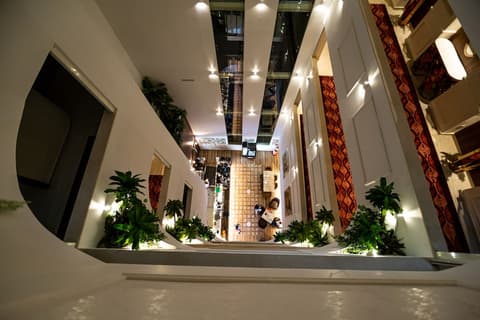 Leonardo Boutique Hotel Larnaca, Interior entrance
