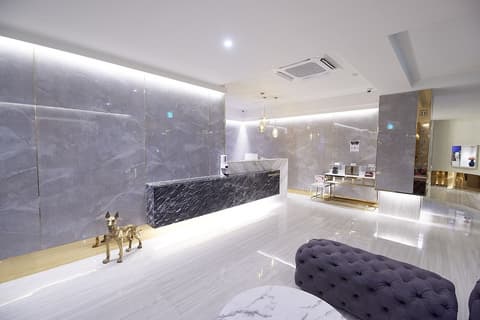 Den Basta Signature Hotel, Lobby