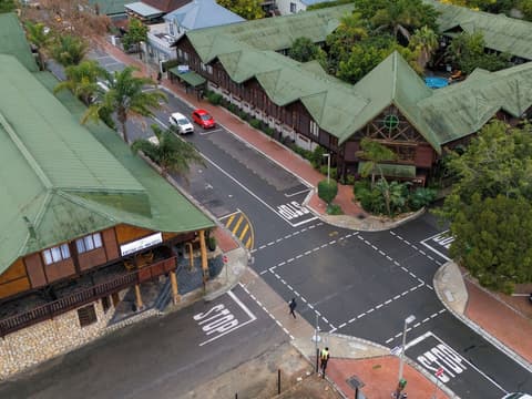 Knysna Log-Inn Hotel, Exterior