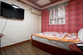 Guro City Park, Room