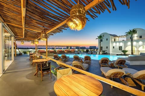 Amethyst Luxury Suites, Reception