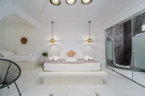 Amethyst Luxury Suites, Room