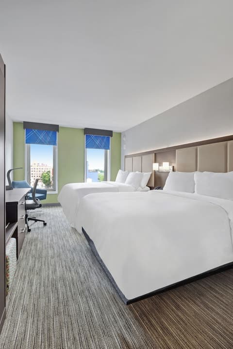 Hotel 1200, Room